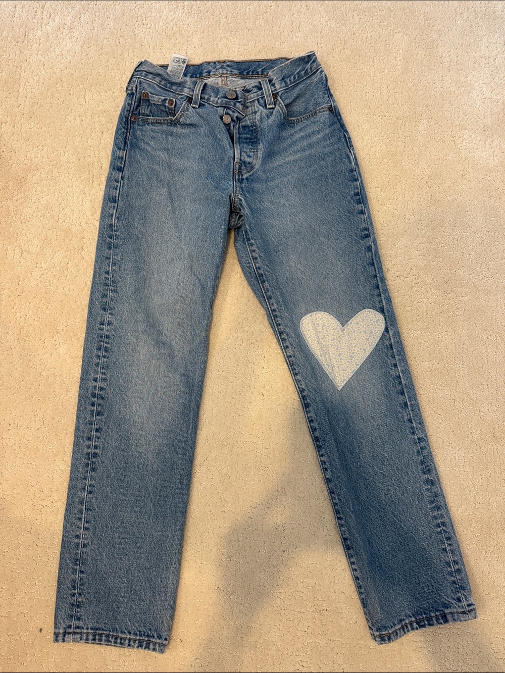 Women’s vintage Levi’s 25x 30 Heart Accent Straight-Leg Jeans